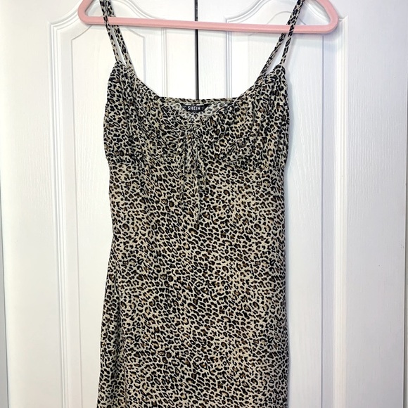 SHEIN | Ruched Bust Front Tie Leopard Dress - Picture 3 of 10